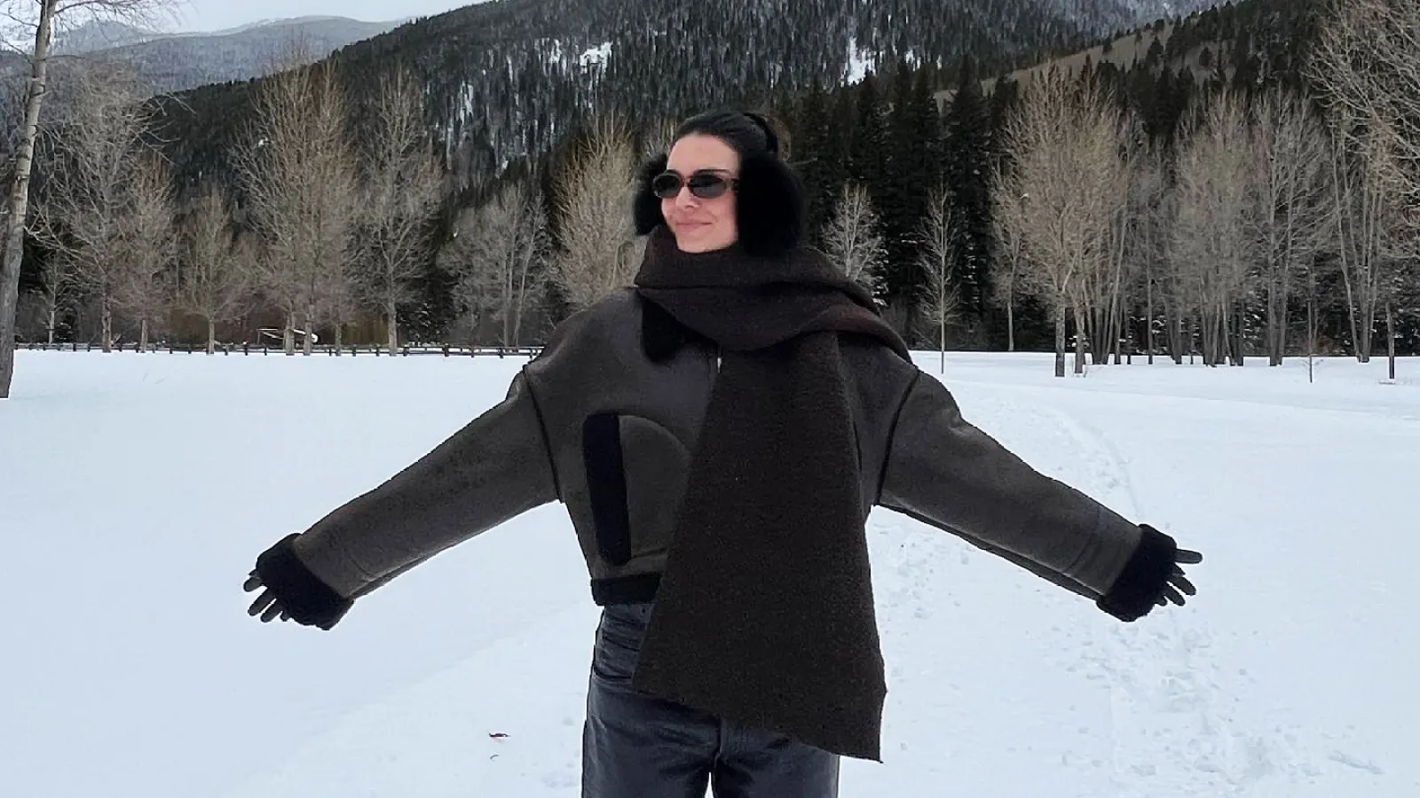 Kendall Jenner in snow.jpg