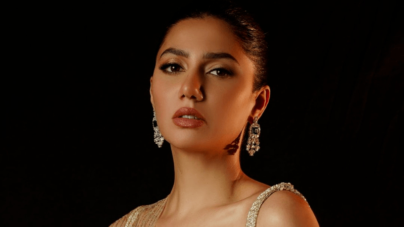 Mahira khan makeup.jpg