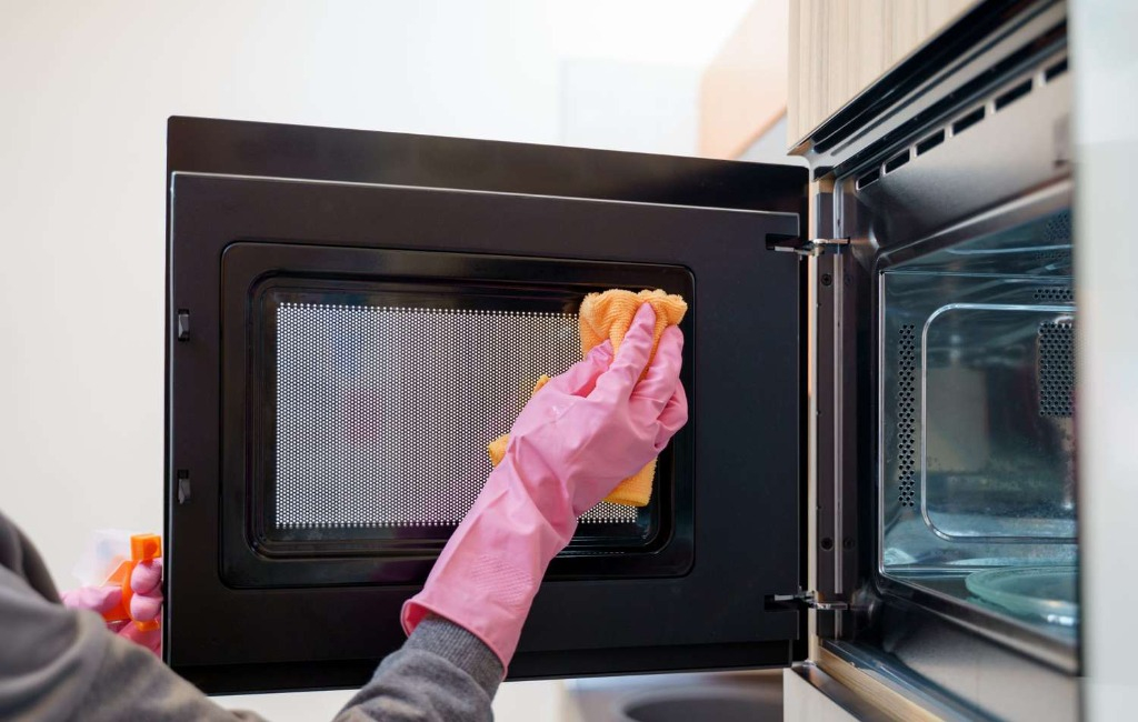 How to clean microwave oven.jpg