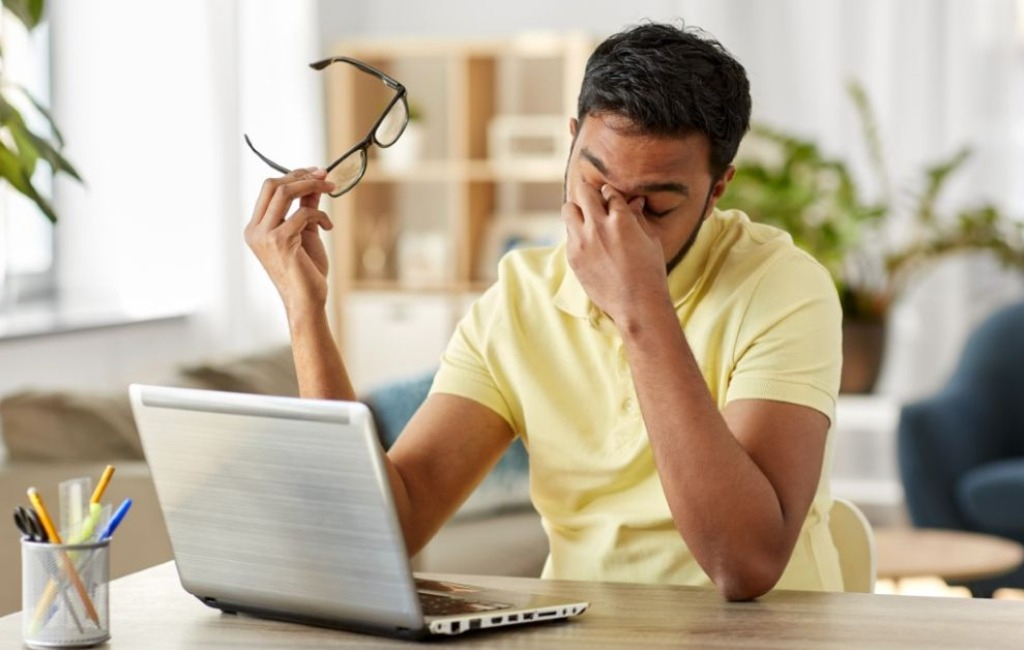 5 Best Ways To Reduce Stress On Eyes While Using Computer