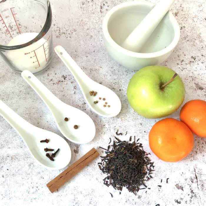 To make apple tea at home, you will need the following ingredients.jpg