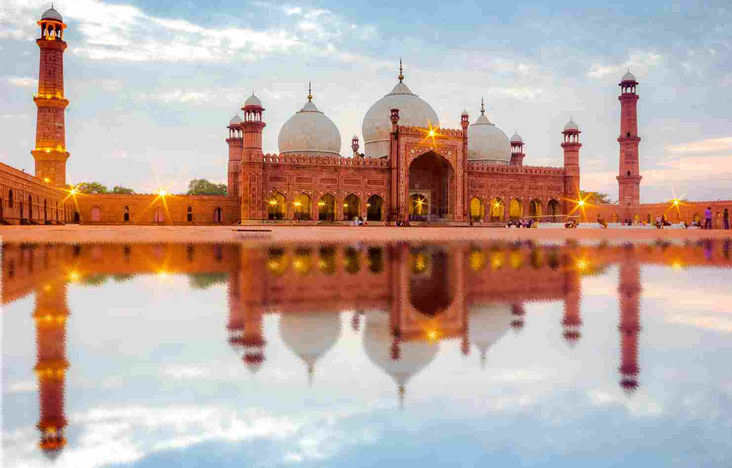 badshahi masjid.jpg