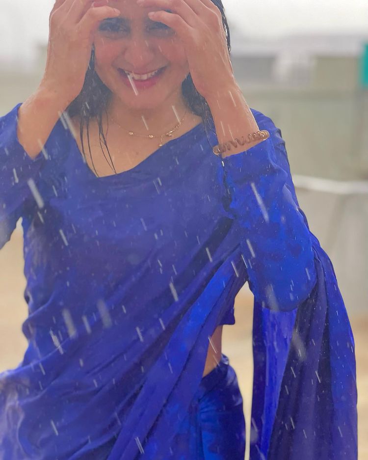 electric blue saree.jpg