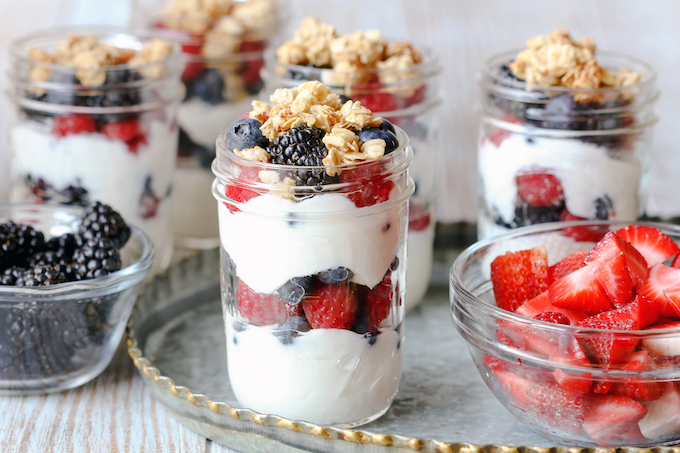 greek yogurt parfait.jpg