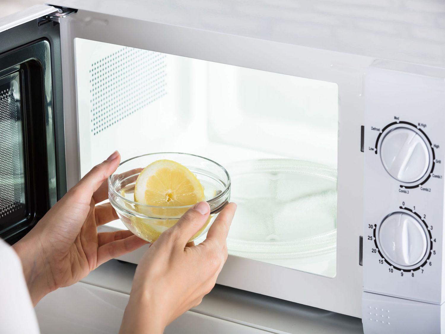 how to clean microwave oven.jpg