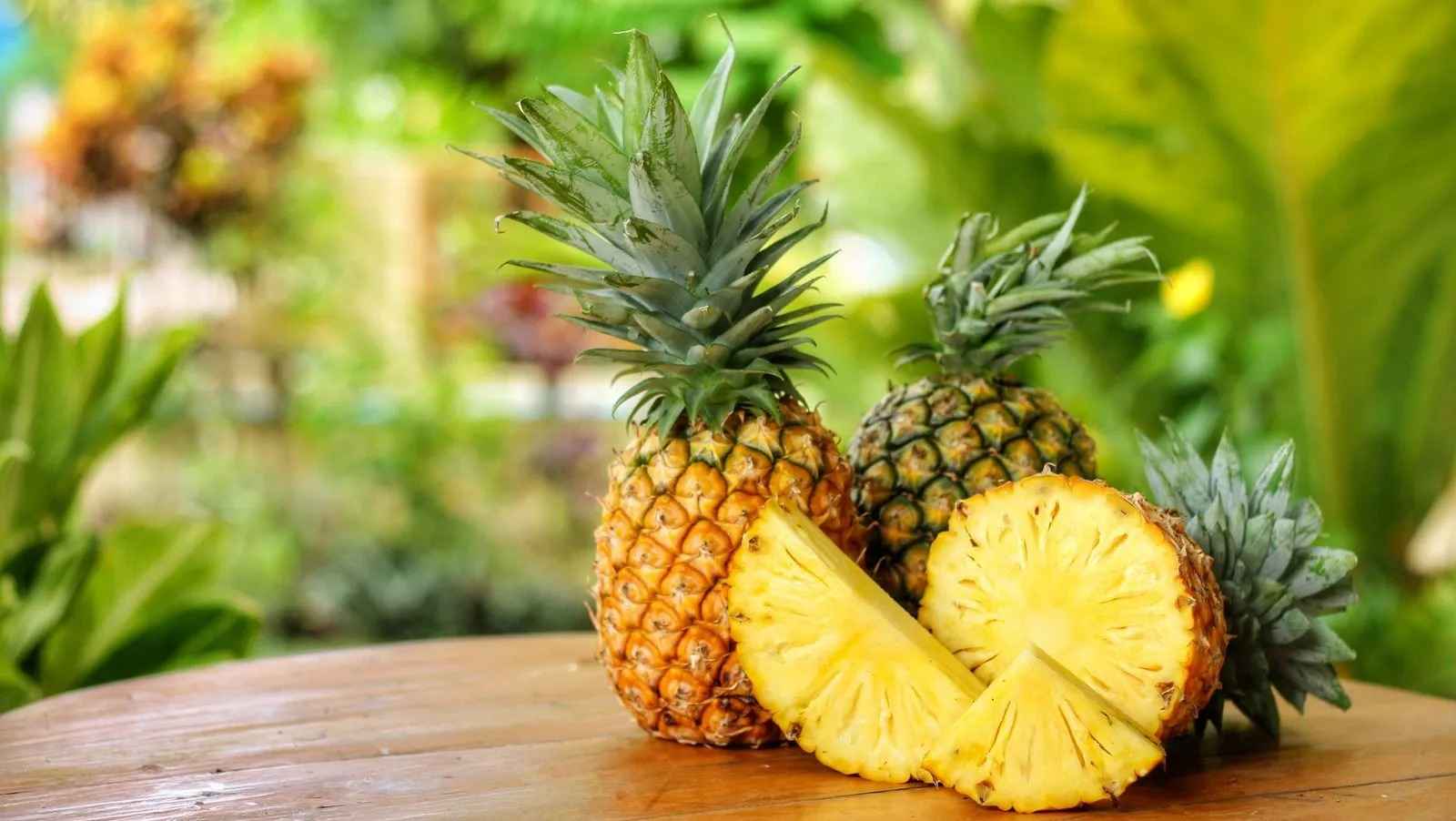 pineapples.jpg