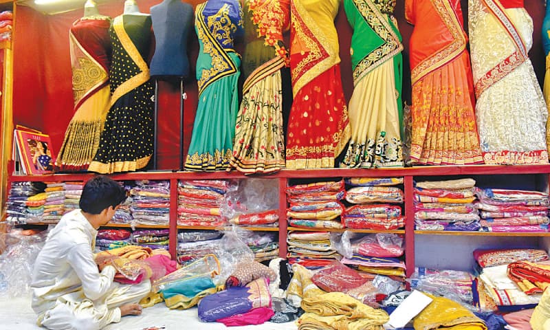 5 Best Local Sari Stores In Pakistan