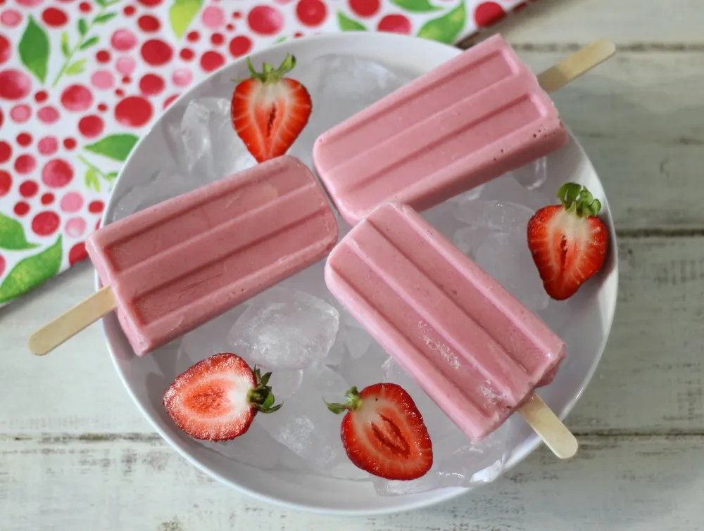 smoothie popsicles.jpg