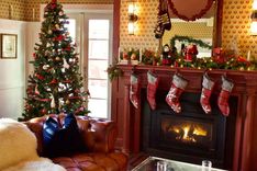 8 Ways to Bring Christmas Cheer with Classic Red and Green